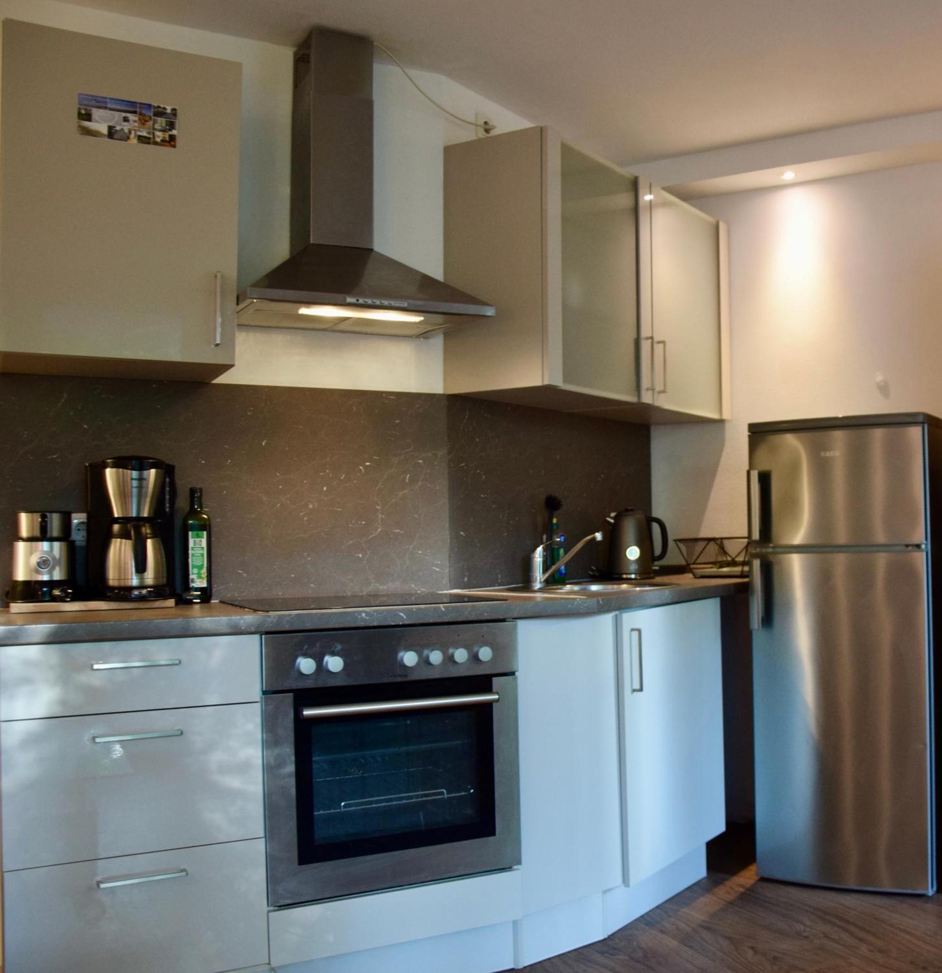 Stilvolle Wohnung Mit Balkon & Parkplatz Rostock Zewnętrze zdjęcie