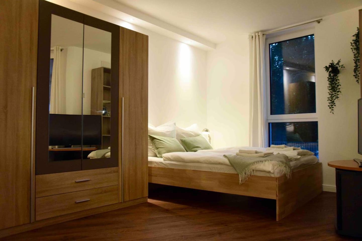 Stilvolle Wohnung Mit Balkon & Parkplatz Rostock Zewnętrze zdjęcie